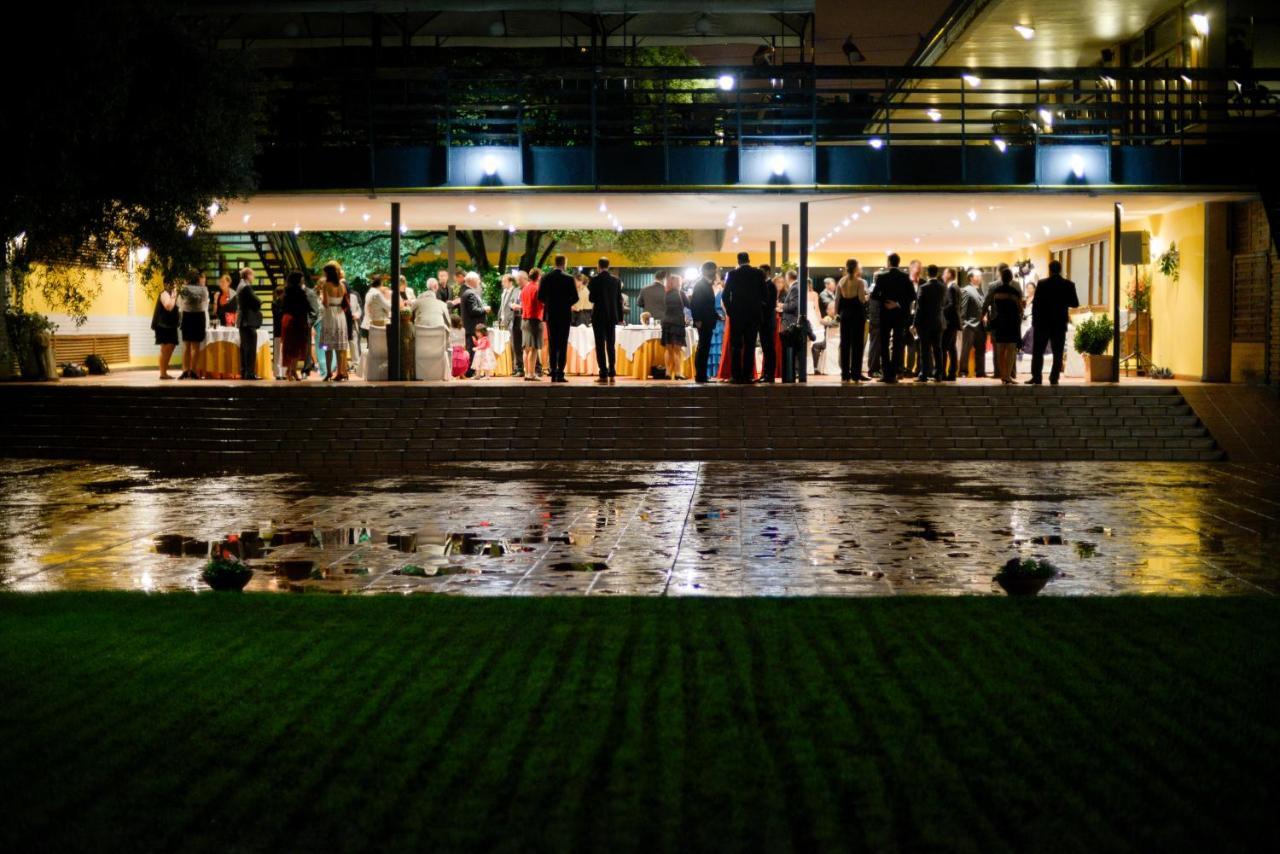 โรงแรมโลส โอลิโบส เกตาเฟ ภายนอก รูปภาพ